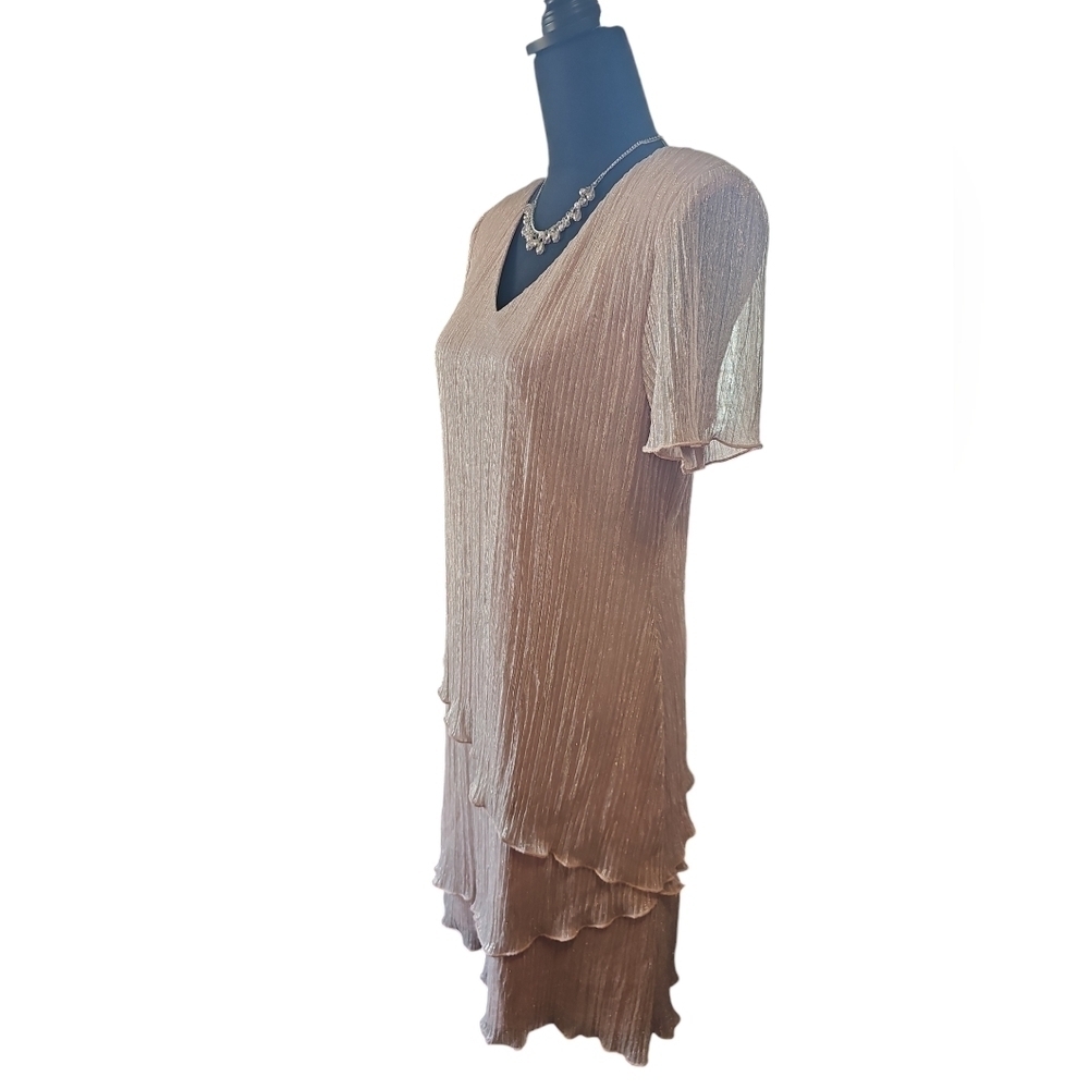 Dazzling Metallic Shimmer Dress - Picture 6 of 6